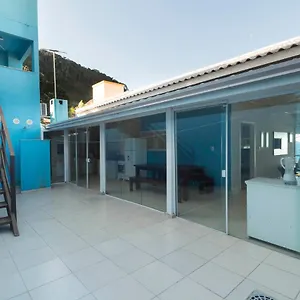 Casa Com Piscina Em Morrinhos - Rua Hortência Bombinhas
